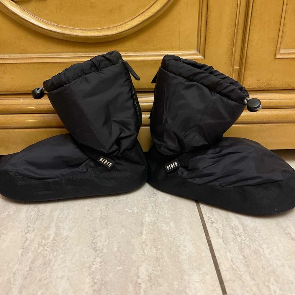Bloch black warm up booties